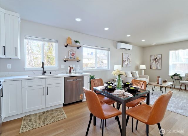 4834 25th Avenue SW, Seattle, WA 98106