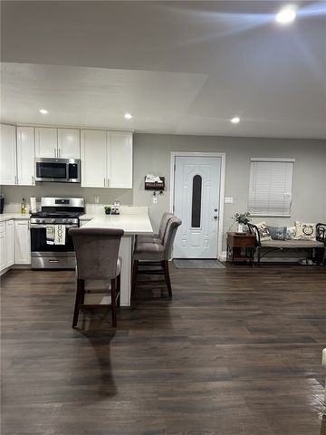 7845 Sausalito, West Hills, CA 91304