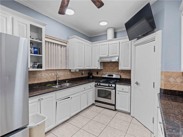 5512 Lakota Drive, Edinburg, TX 78542