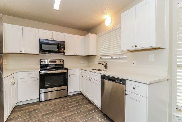 2321 Cromwell Drive, Arlington, TX 76018