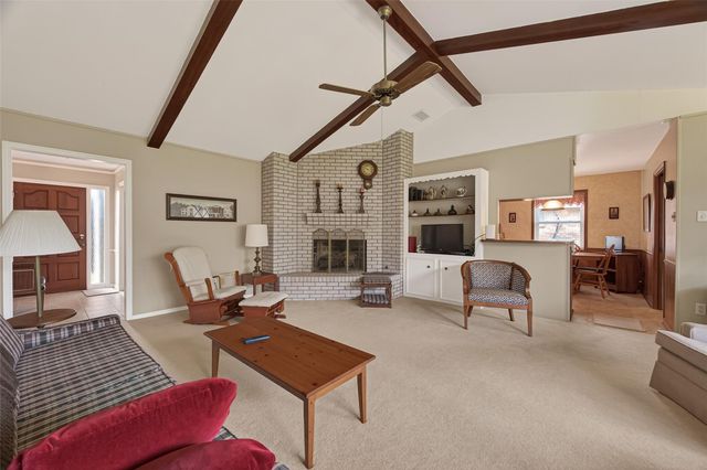 8410 Twin Hills Drive, Houston, TX 77071