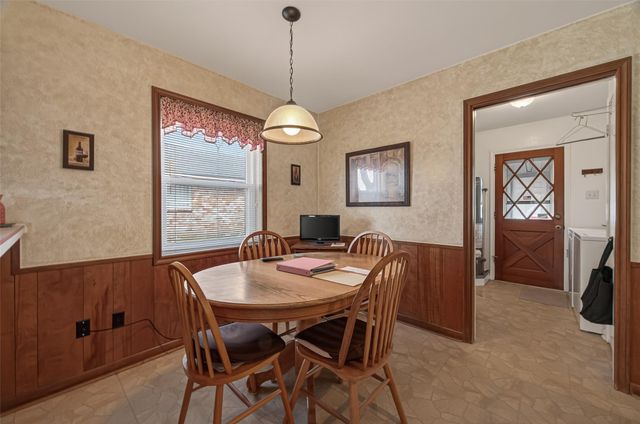 8410 Twin Hills Drive, Houston, TX 77071