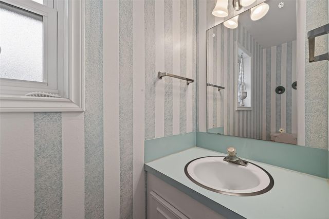 8410 Twin Hills Drive, Houston, TX 77071