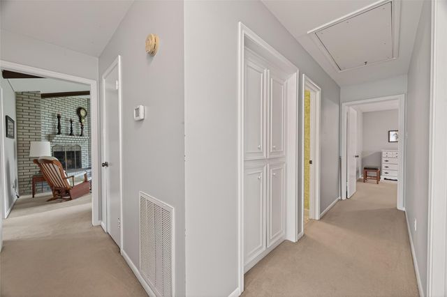 8410 Twin Hills Drive, Houston, TX 77071