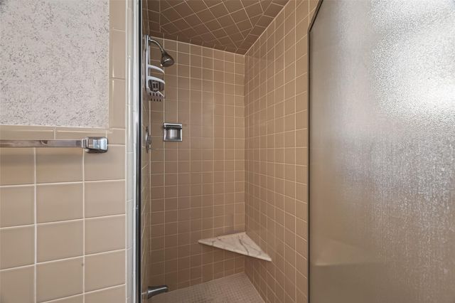 8410 Twin Hills Drive, Houston, TX 77071