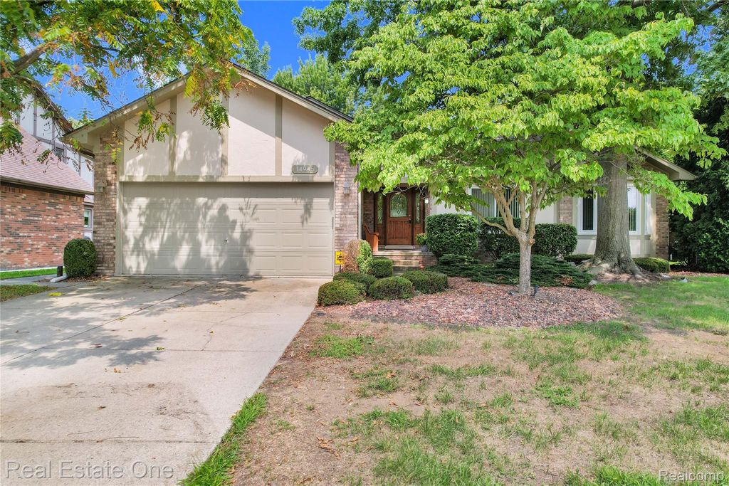 14945 Cadillac Drive, Shelby Charter Township, MI 48315