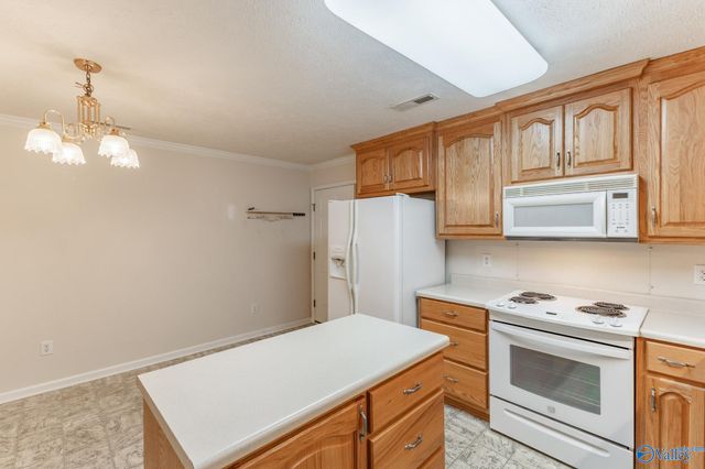 105 Canterbury Circle, Athens, AL 35611