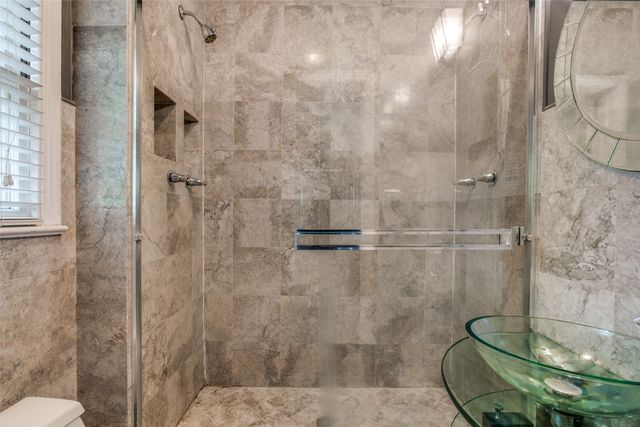 6203 Richmond Avenue, Dallas, TX 75214