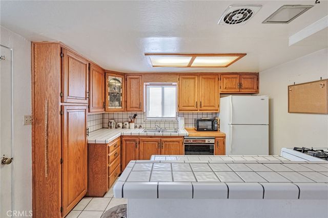 27636 Seco Canyon Road, Saugus, CA 91350