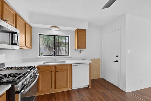 6035 Staubach Avenue NW, Albuquerque, NM 87120