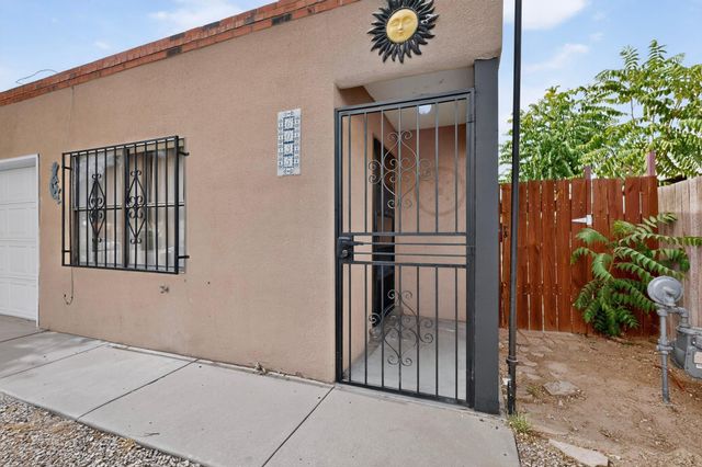 6035 Staubach Avenue NW, Albuquerque, NM 87120
