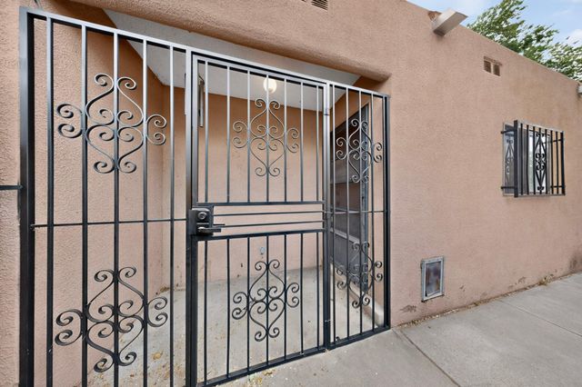 6035 Staubach Avenue NW, Albuquerque, NM 87120