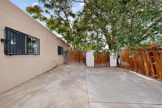 6035 Staubach Avenue NW, Albuquerque, NM 87120
