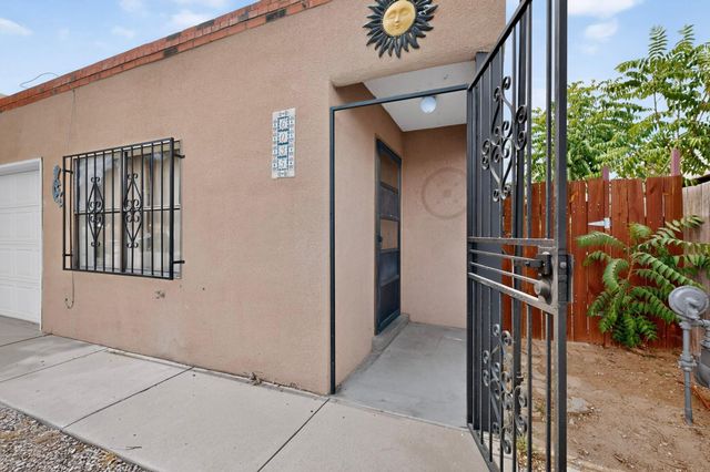 6035 Staubach Avenue NW, Albuquerque, NM 87120