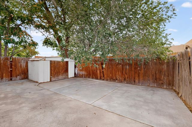 6035 Staubach Avenue NW, Albuquerque, NM 87120