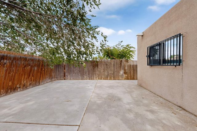 6035 Staubach Avenue NW, Albuquerque, NM 87120