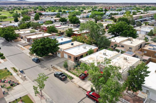 6035 Staubach Avenue NW, Albuquerque, NM 87120