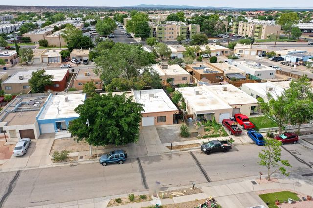 6035 Staubach Avenue NW, Albuquerque, NM 87120
