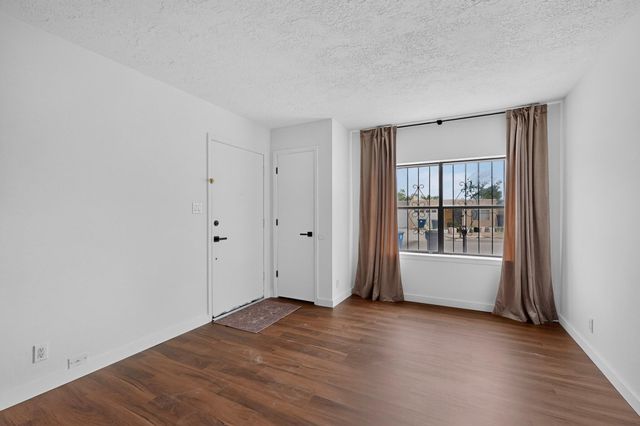 6035 Staubach Avenue NW, Albuquerque, NM 87120