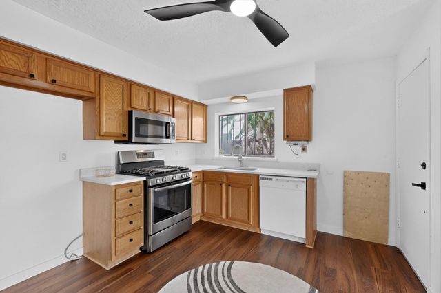 6035 Staubach Avenue NW, Albuquerque, NM 87120