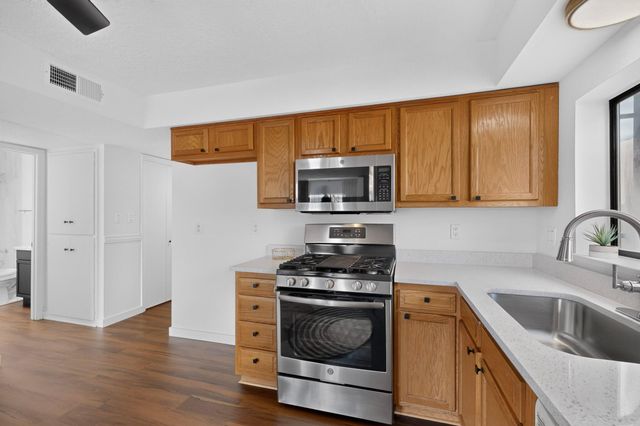 6035 Staubach Avenue NW, Albuquerque, NM 87120