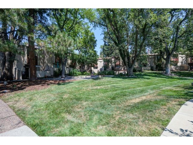 1060 S Parker Rd 9, Denver, CO 80231