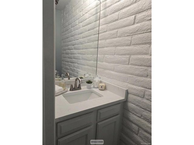 1060 S Parker Rd 9, Denver, CO 80231