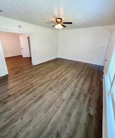 1511 Scharpe Street 2, Houston, TX 77023