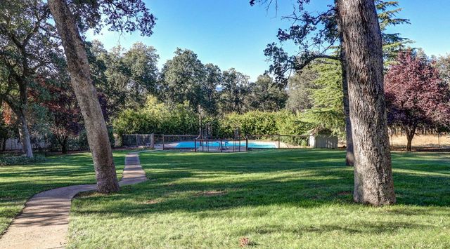 19650 Russell Lane, Cottonwood, CA 96022