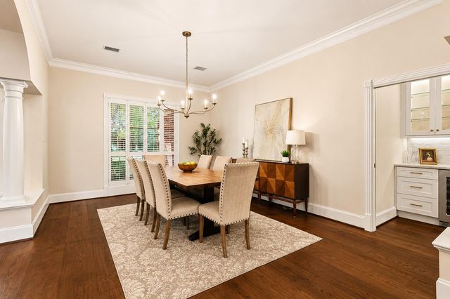 7 Pastoral Pond Circle, The Woodlands, TX 77380