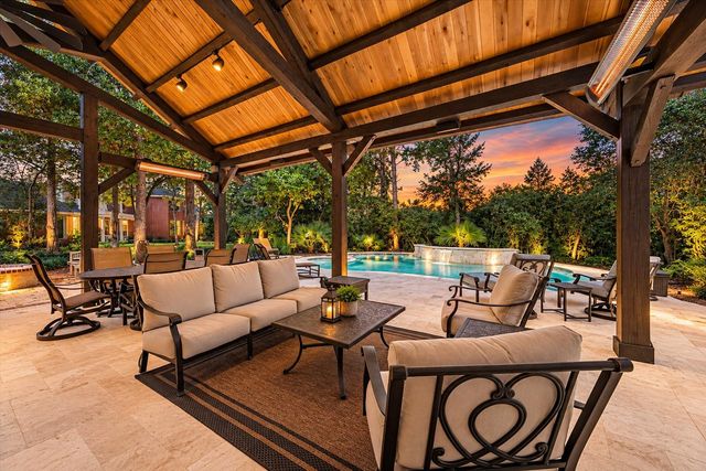 7 Pastoral Pond Circle, The Woodlands, TX 77380
