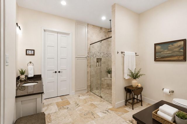 7 Pastoral Pond Circle, The Woodlands, TX 77380