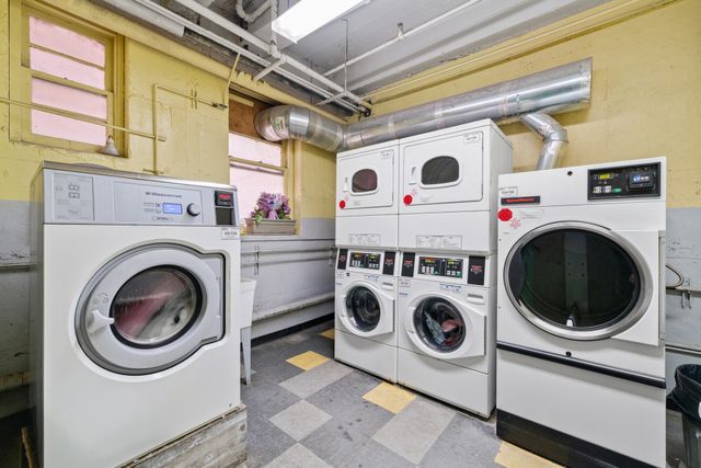 14336 Barclay Ave Apt 5E, New York City, NY 11355