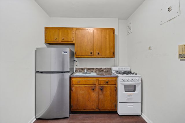 14336 Barclay Ave Apt 5E, New York City, NY 11355