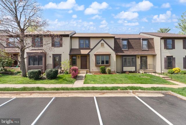 19 JERMYN CT, Sterling, VA 20165