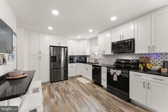19 JERMYN CT, Sterling, VA 20165