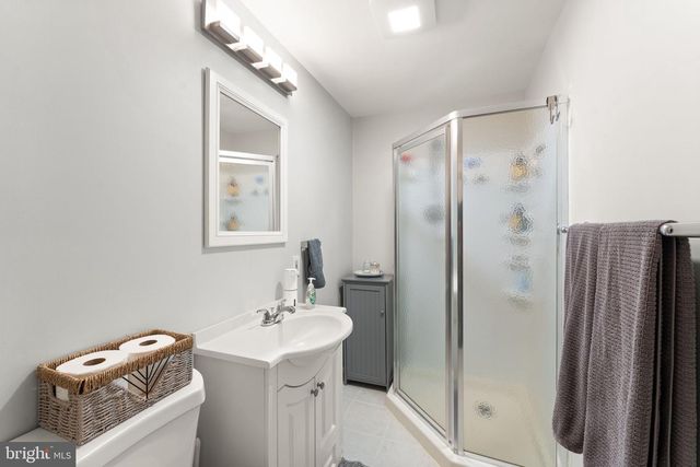 19 JERMYN CT, Sterling, VA 20165