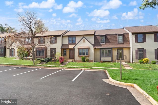 19 JERMYN CT, Sterling, VA 20165