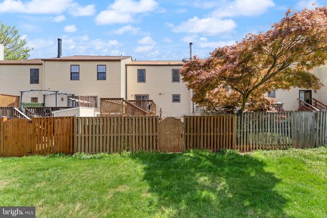 19 JERMYN CT, Sterling, VA 20165