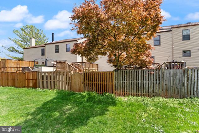 19 JERMYN CT, Sterling, VA 20165