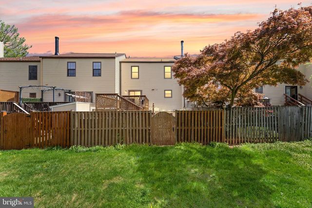 19 JERMYN CT, Sterling, VA 20165