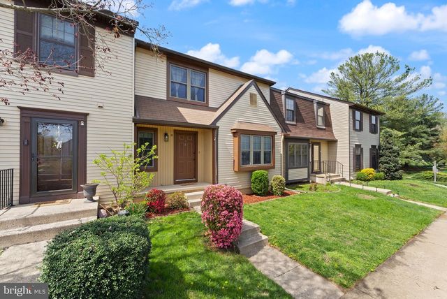 19 JERMYN CT, Sterling, VA 20165
