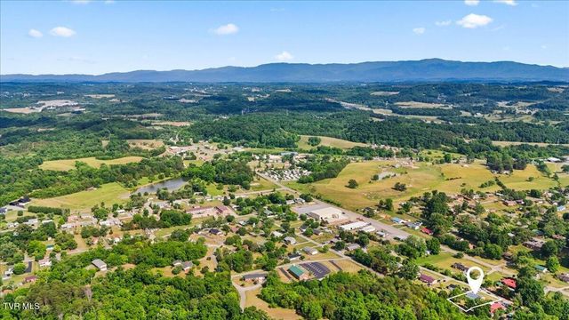 82 Greenway Street, Greeneville, TN 37743