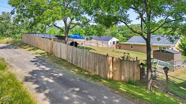 82 Greenway Street, Greeneville, TN 37743
