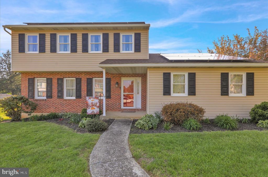 402 COLUMBUS ST, Wernersville, PA 19565