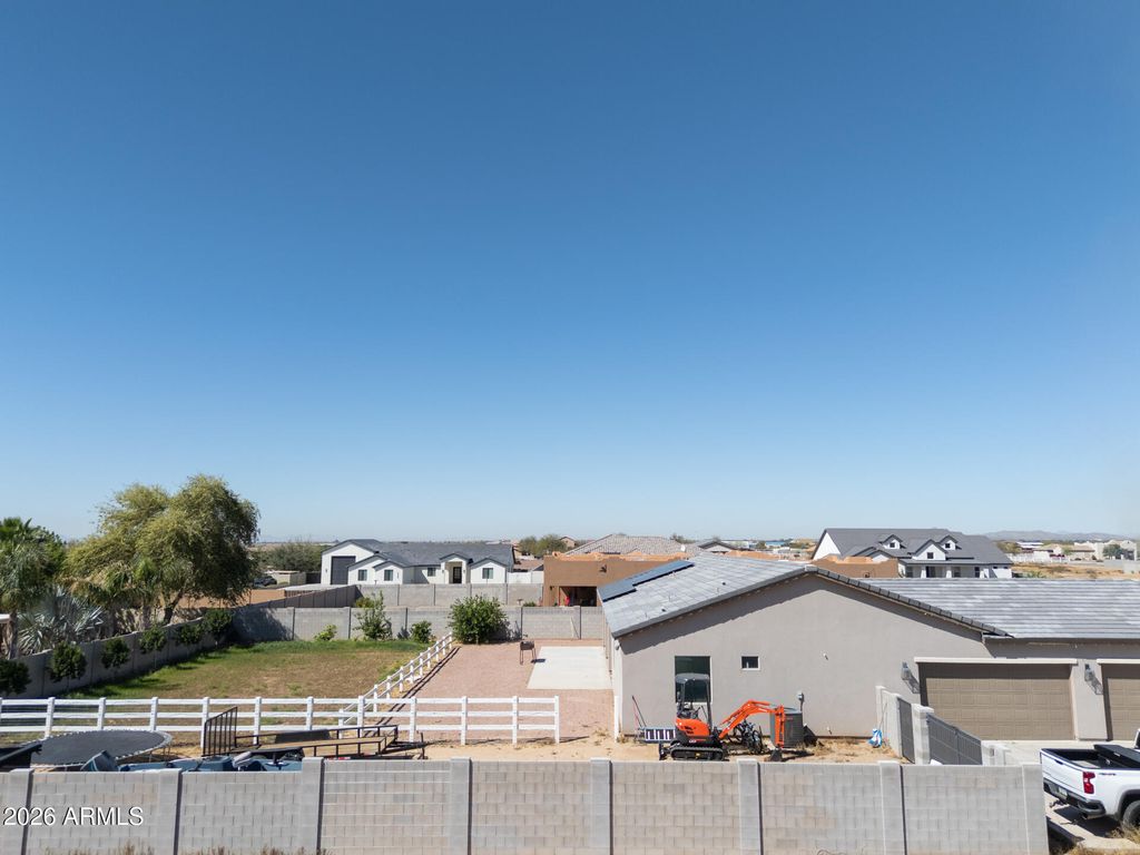 Image 10 of property listing at 10289 W MORGAN Lane 36, Casa Grande, AZ 85194