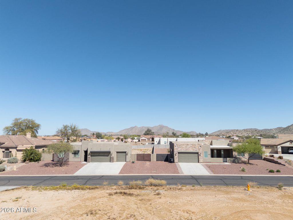 Image 11 of property listing at 10289 W MORGAN Lane 36, Casa Grande, AZ 85194