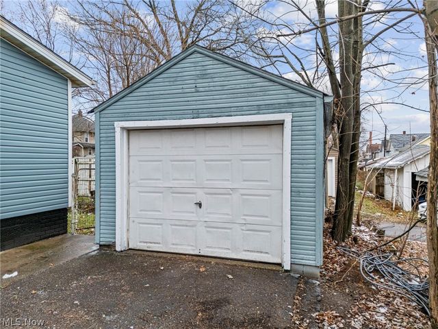 2711 Blair Place SW, Canton, OH 44710