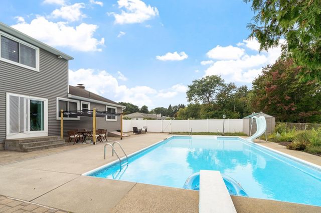 53 Hardy Drive, Leominster, MA 01453