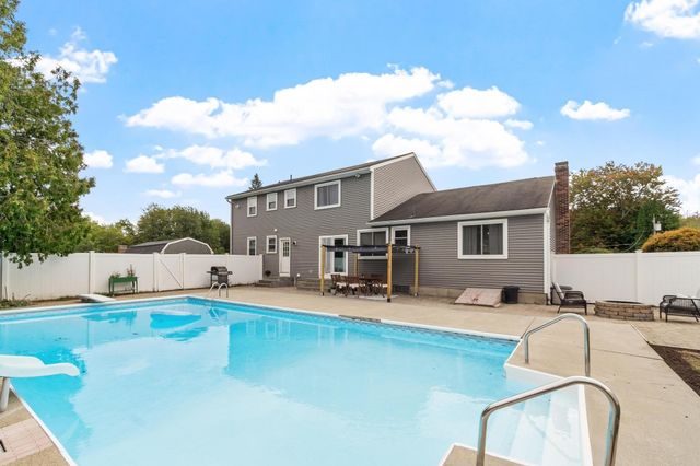 53 Hardy Drive, Leominster, MA 01453